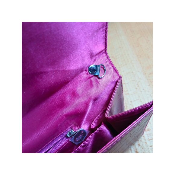 Long Clutch Maroon CHI Faux Leather Croc Texture No Strap Great Condition - Picture 4 of 5